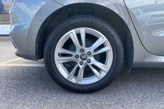 Skoda Fabia Photo autoimg-e1edf32a69b7125dc79e2a887f189a14f3c65b35.jpg