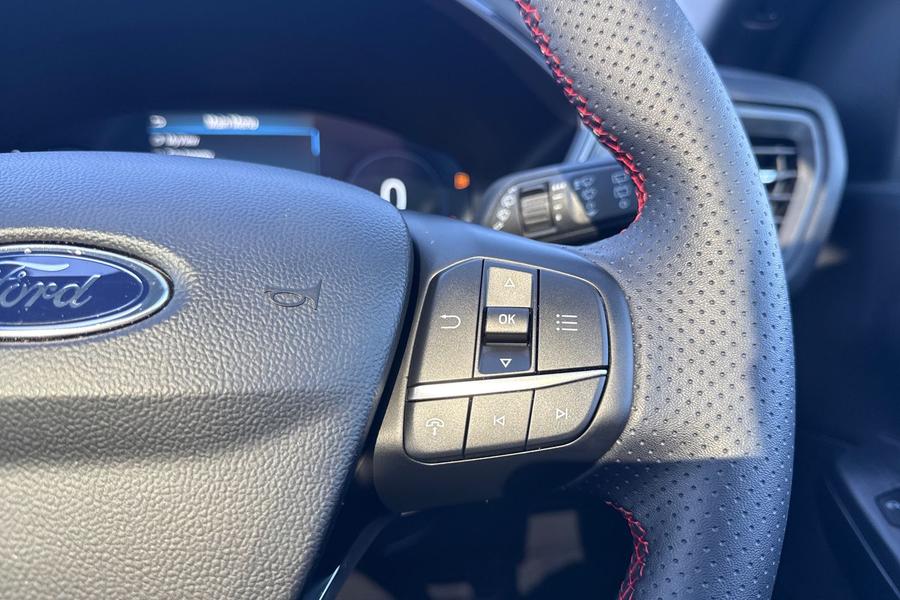 Ford KUGA Photo autoimg-e1f77aaabf3d52b8ee75dd8440c04b163ab78471.jpg