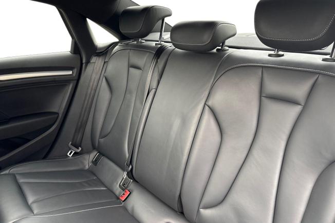 Audi S3 Photo 10