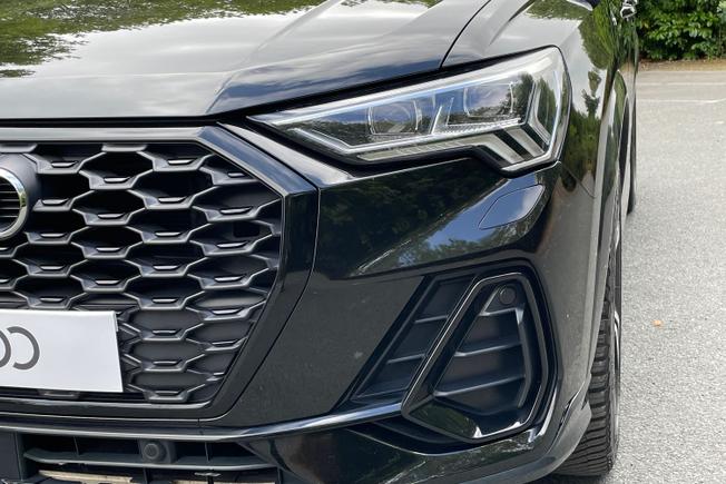 AUDI Q3 Photo 19