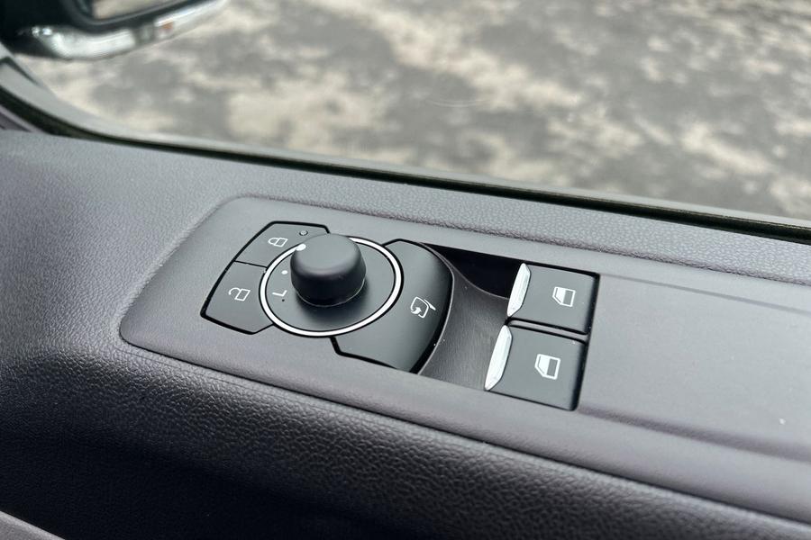 Ford TRANSIT CUSTOM Photo autoimg-e1fbfcc482adcd963ce1b234fd2559e926b776c3.jpg