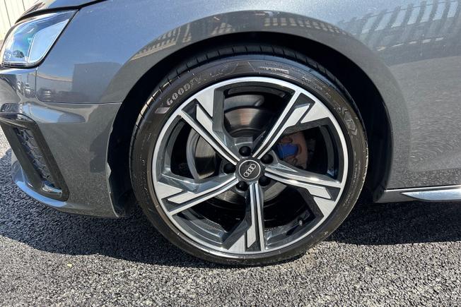 AUDI A4 Photo 26