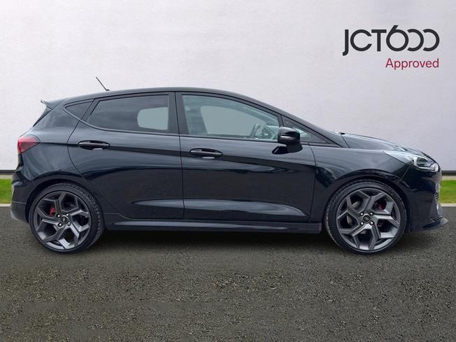 FORD Fiesta Photo 4