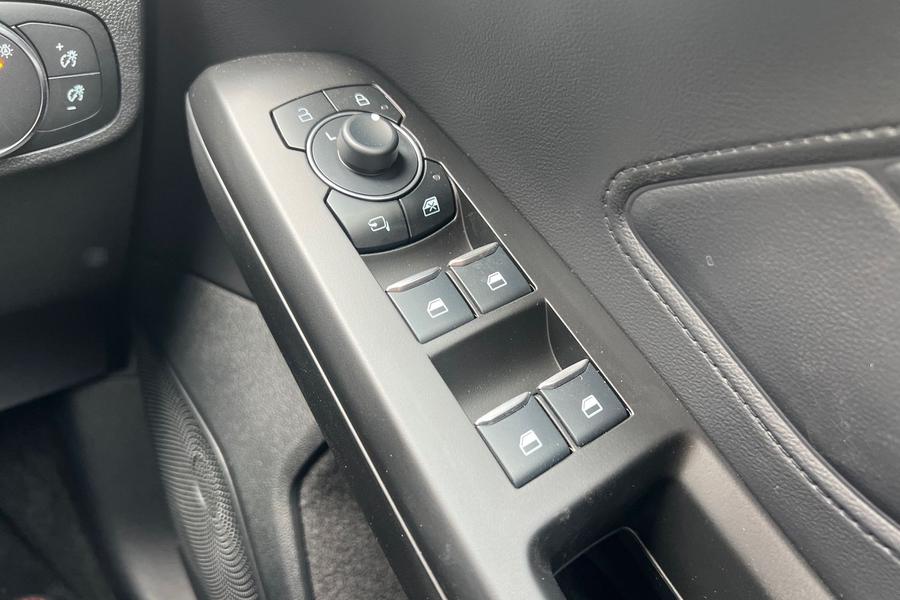 Ford FOCUS Photo autoimg-e1fd63b77068e8a827a65b0ebacfc66484fd6991.jpg