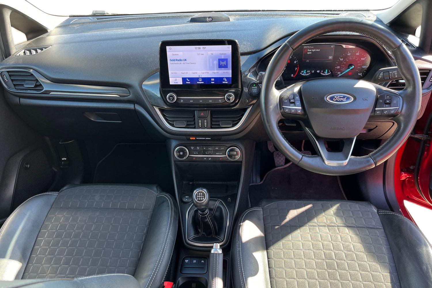 Ford FIESTA Photo 9