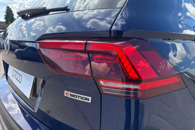 VOLKSWAGEN Tiguan Photo 18
