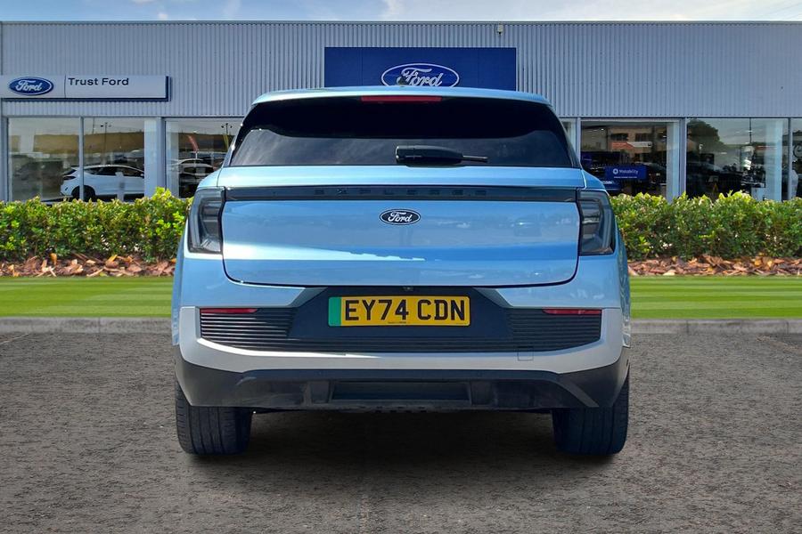 Ford Explorer Photo autoimg-e204f1824ff42c9b64809dd6d9b28143bedac988.jpg
