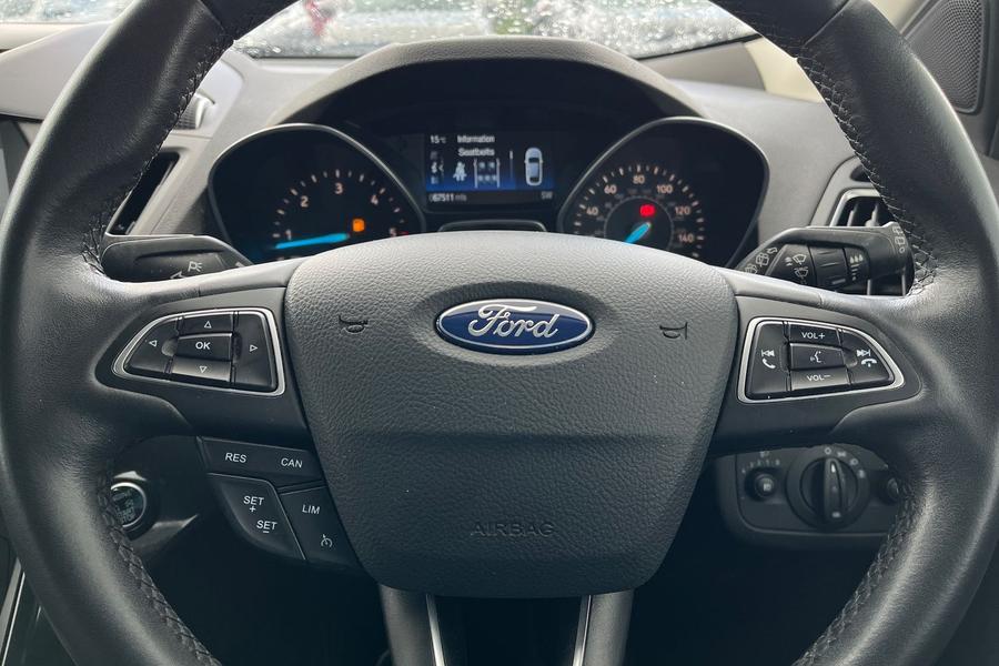 Ford KUGA Photo autoimg-e207581abb8a1379dcce2cac5a05ba989bc44d8e.jpg
