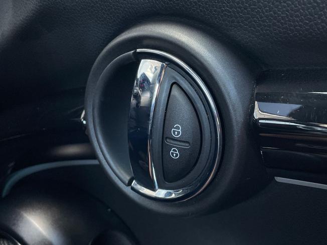 MINI Hatch Photo 36