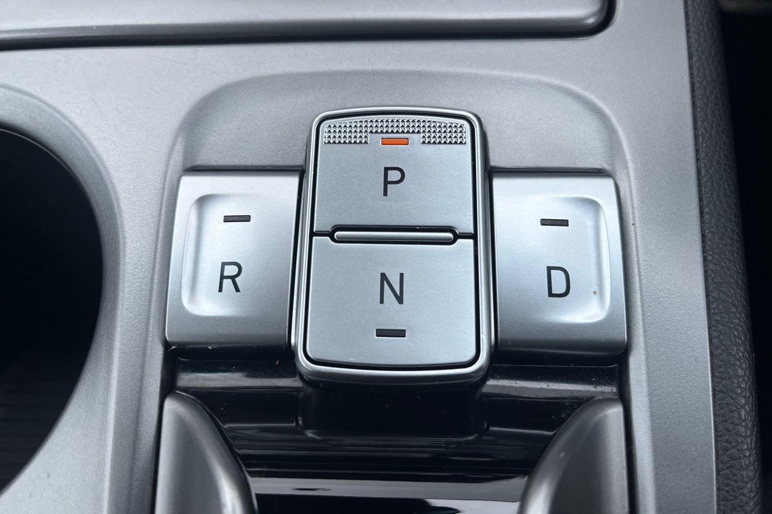 Hyundai KONA Photo 28