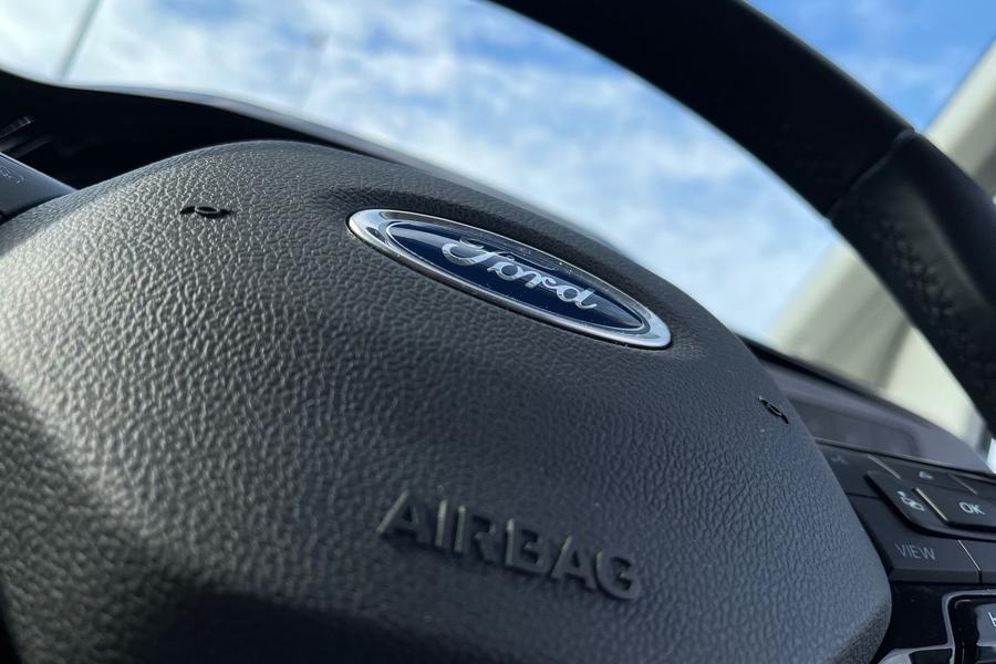 Ford TRANSIT CONNECT Photo autoimg-e209c1acd56848393baf88bd3ec34dc254bfb083.jpg