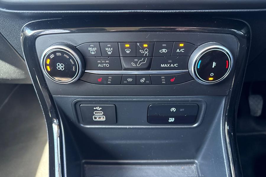 Ford ECOSPORT Photo autoimg-e213707954fd8ebc3e2ac5bae2165996e0e62f41.jpg