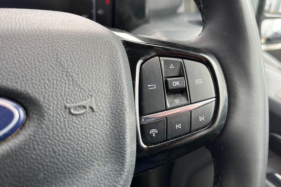 Used Ford TRANSIT CUSTOM XRZ9902 29