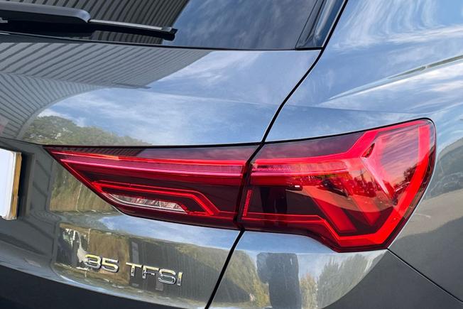 AUDI Q3 Photo 18