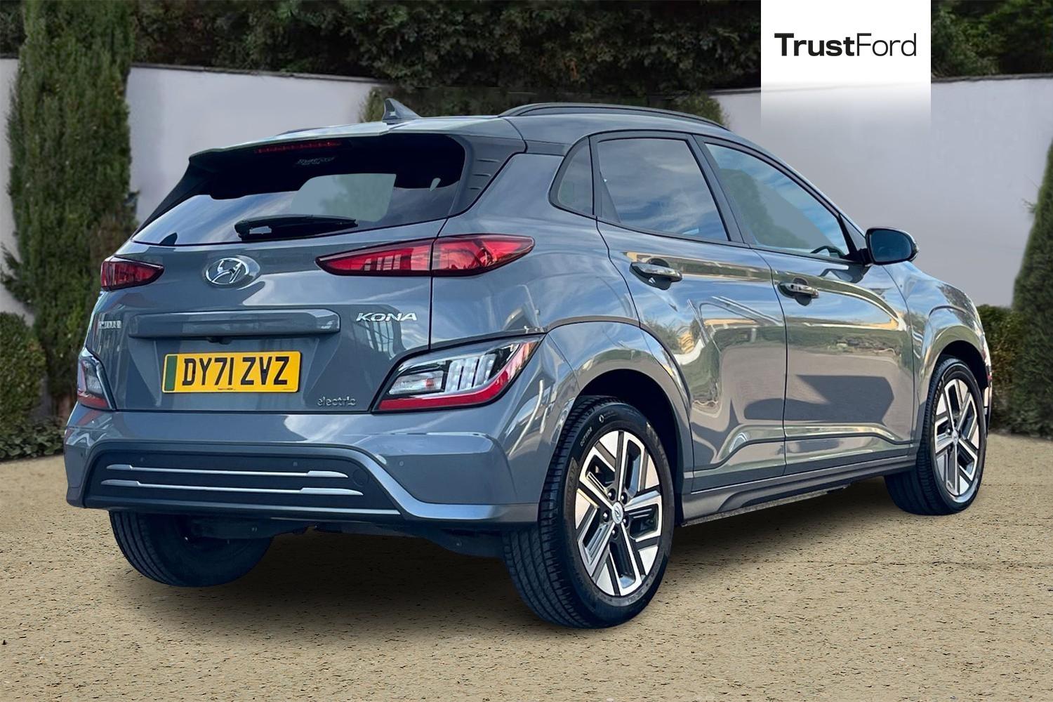 Hyundai KONA Photo 3