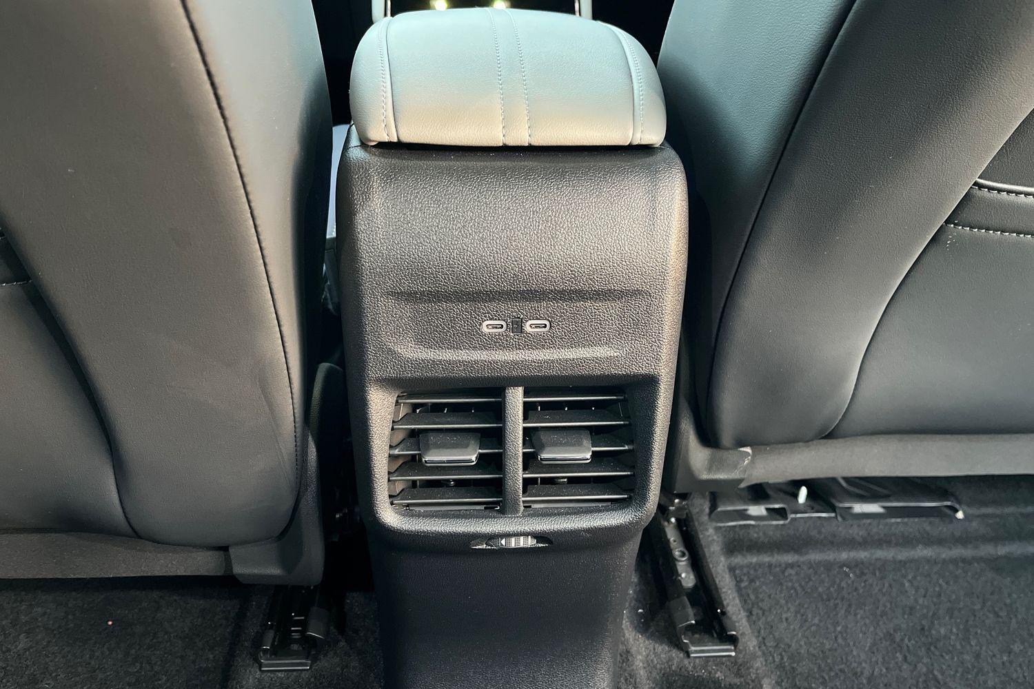 Ford Explorer Photo 28