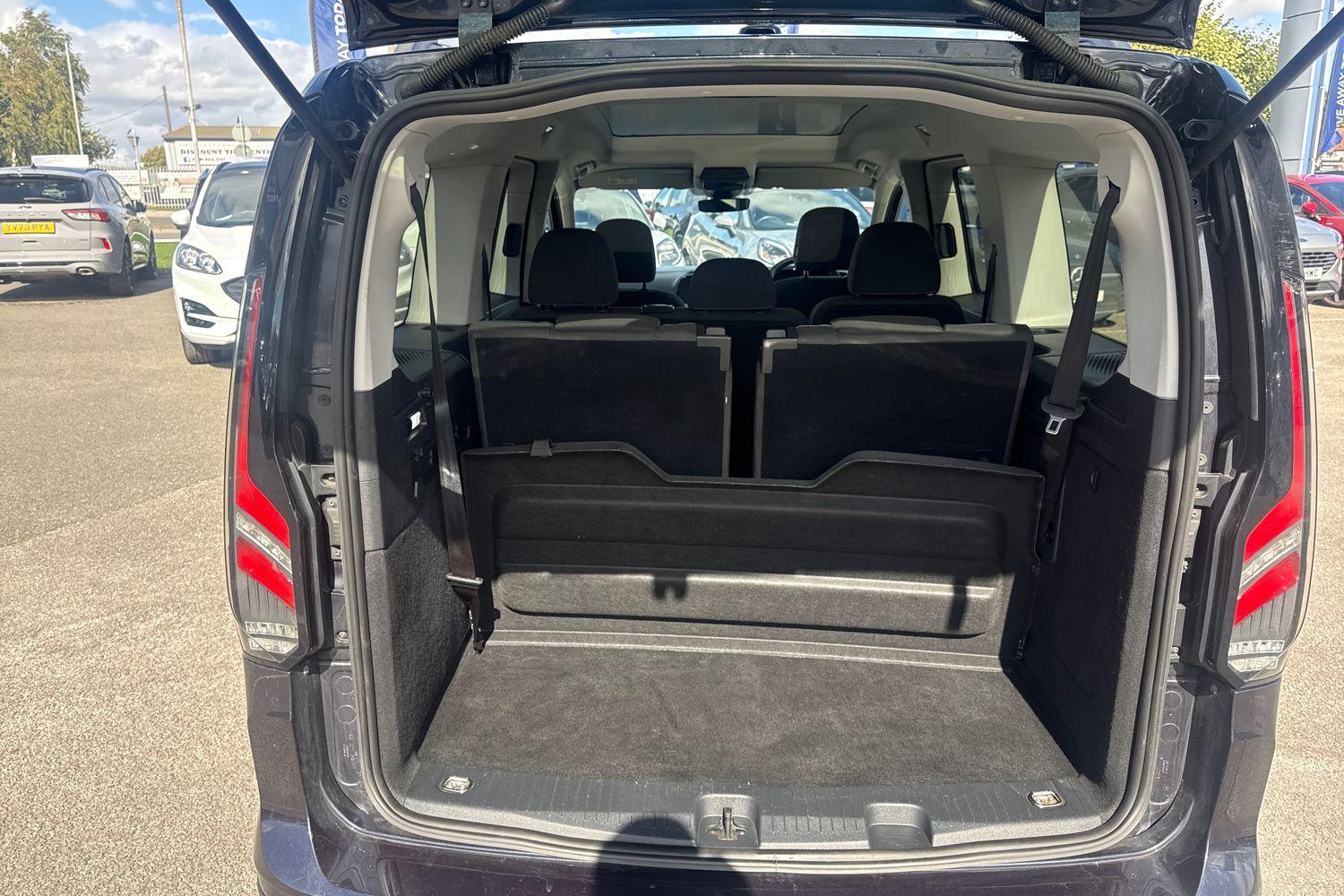 Ford GRAND TOURNEO CONNECT Photo 20