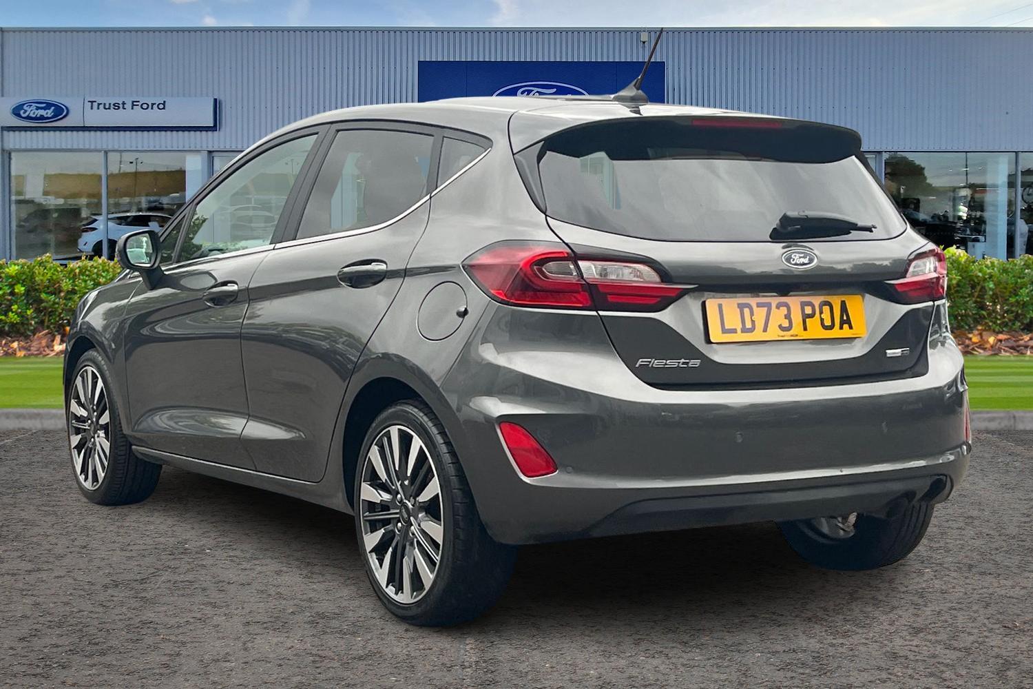 Ford FIESTA Photo 1