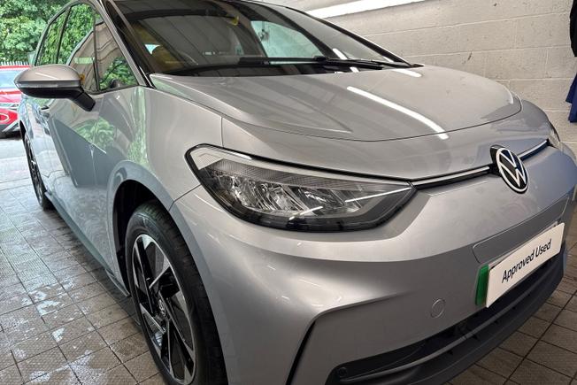 VOLKSWAGEN ID.3 Photo 19