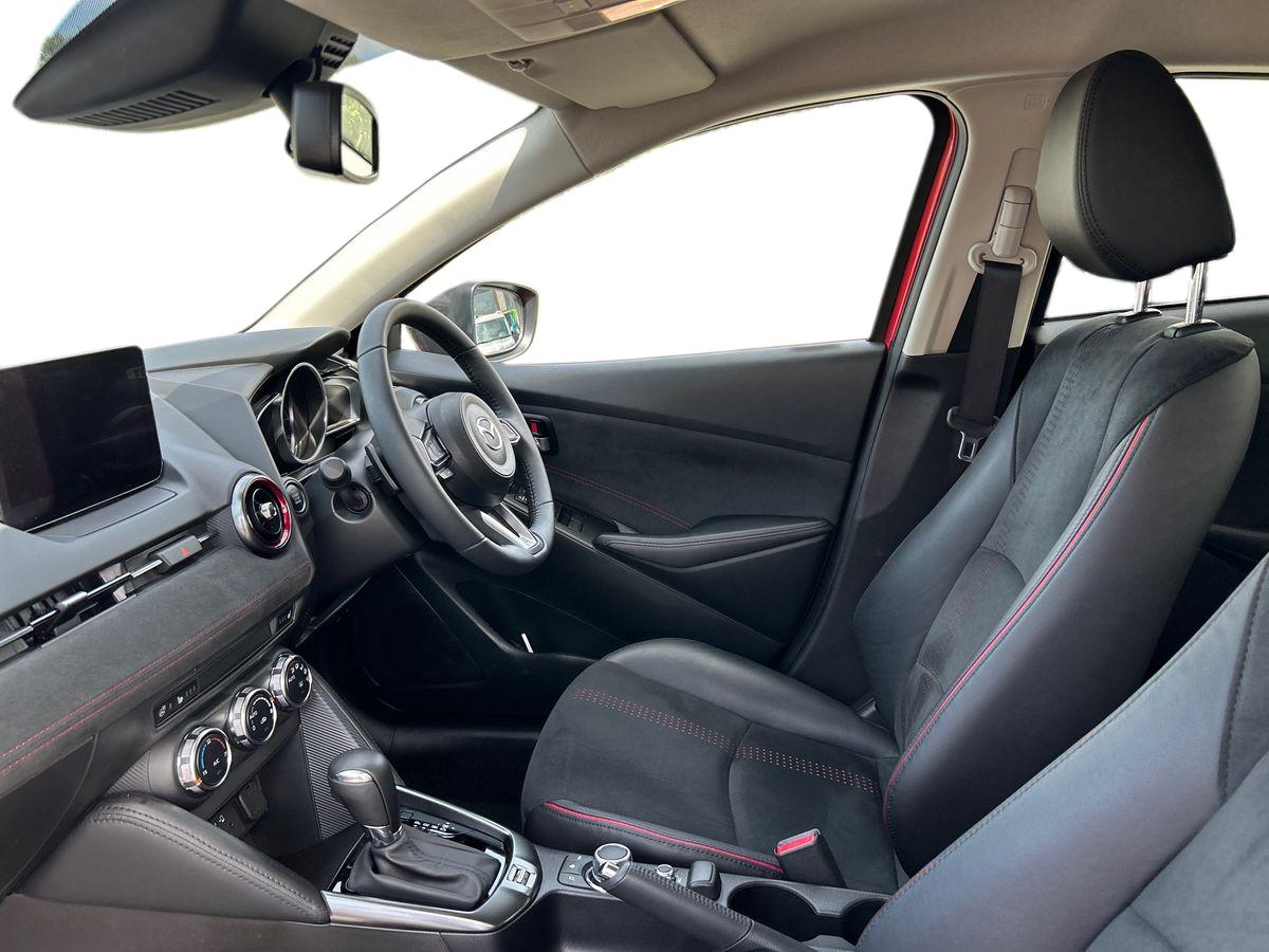 Mazda Mazda2 Photo 2