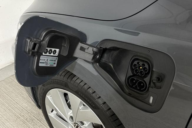 Volkswagen Golf Photo 32