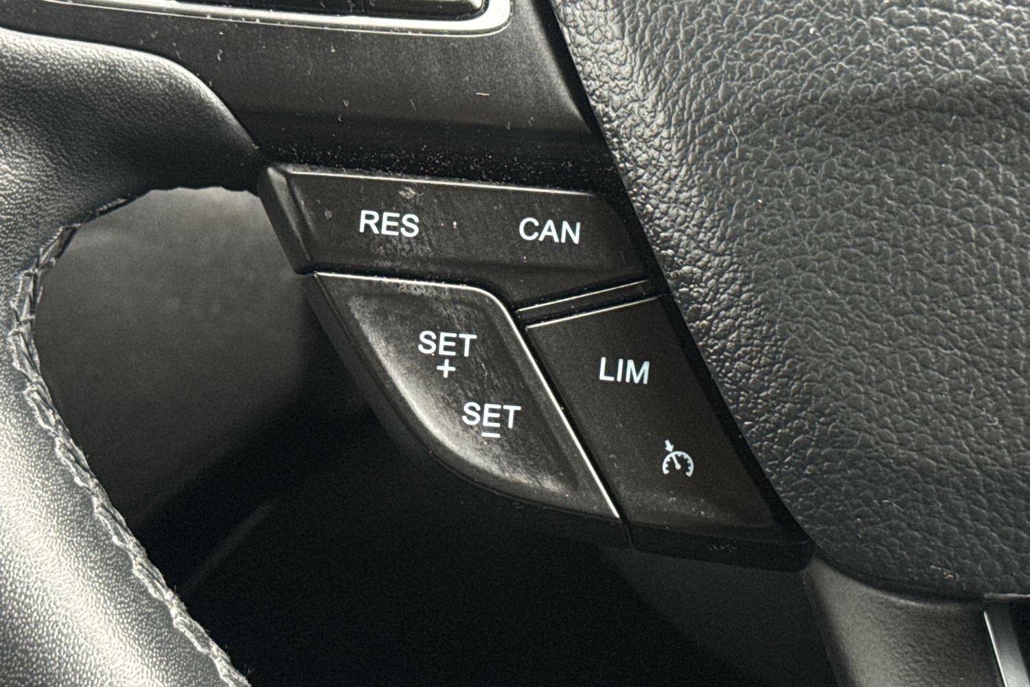 Ford KUGA Photo 26