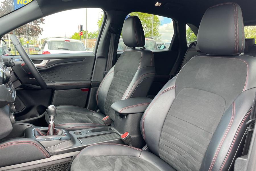 Ford Kuga Photo autoimg-e22ed272e3b3e9a6e29620e71661fb00a6bc381a.jpg