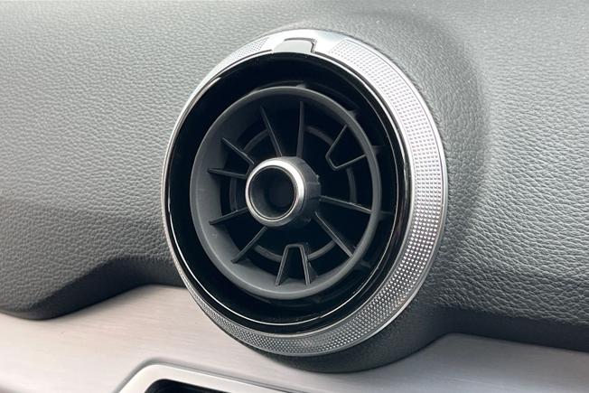 Audi Q2 Photo 32