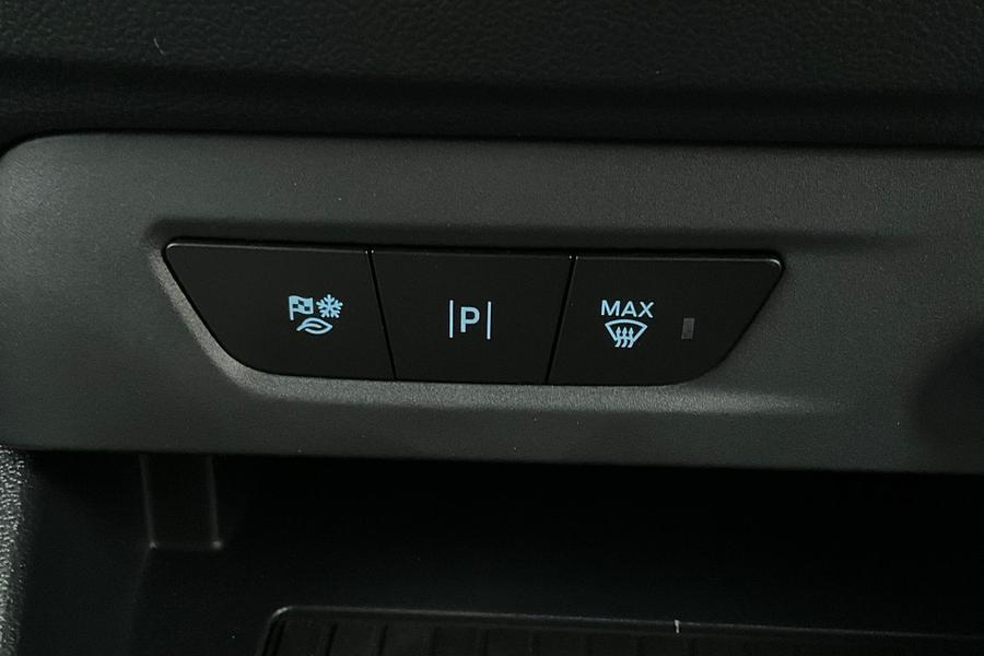 Ford E-TRANSIT COURIER Photo autoimg-e22fc31dfd58ba21c0bdf6287c3ae6d1c57e07b2.jpg