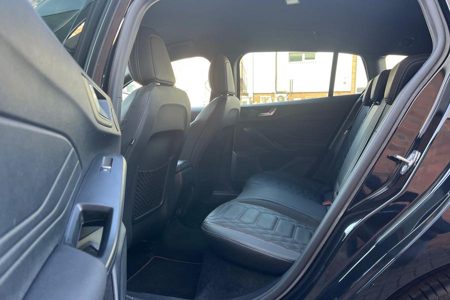 Ford Focus Photo autoimg-e233e11df7a0e7e2e90364544218b1984dd27b0e.jpg