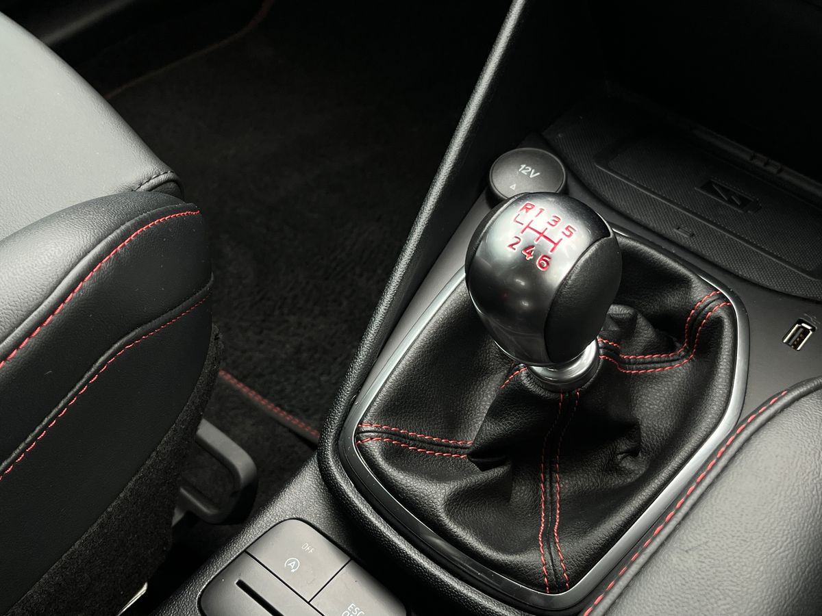Ford Fiesta Photo 13