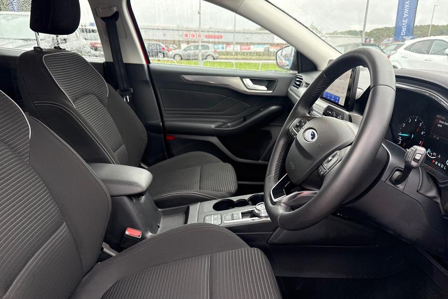 Ford FOCUS Photo autoimg-e237bdc0379ccfd16de86770c7a8e766ad75e1ca.jpg