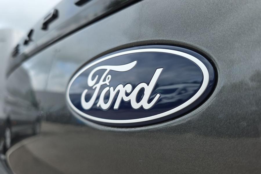 Ford Explorer Photo autoimg-e239e39604f9950f8ef333028cb86bec6de99717.jpg