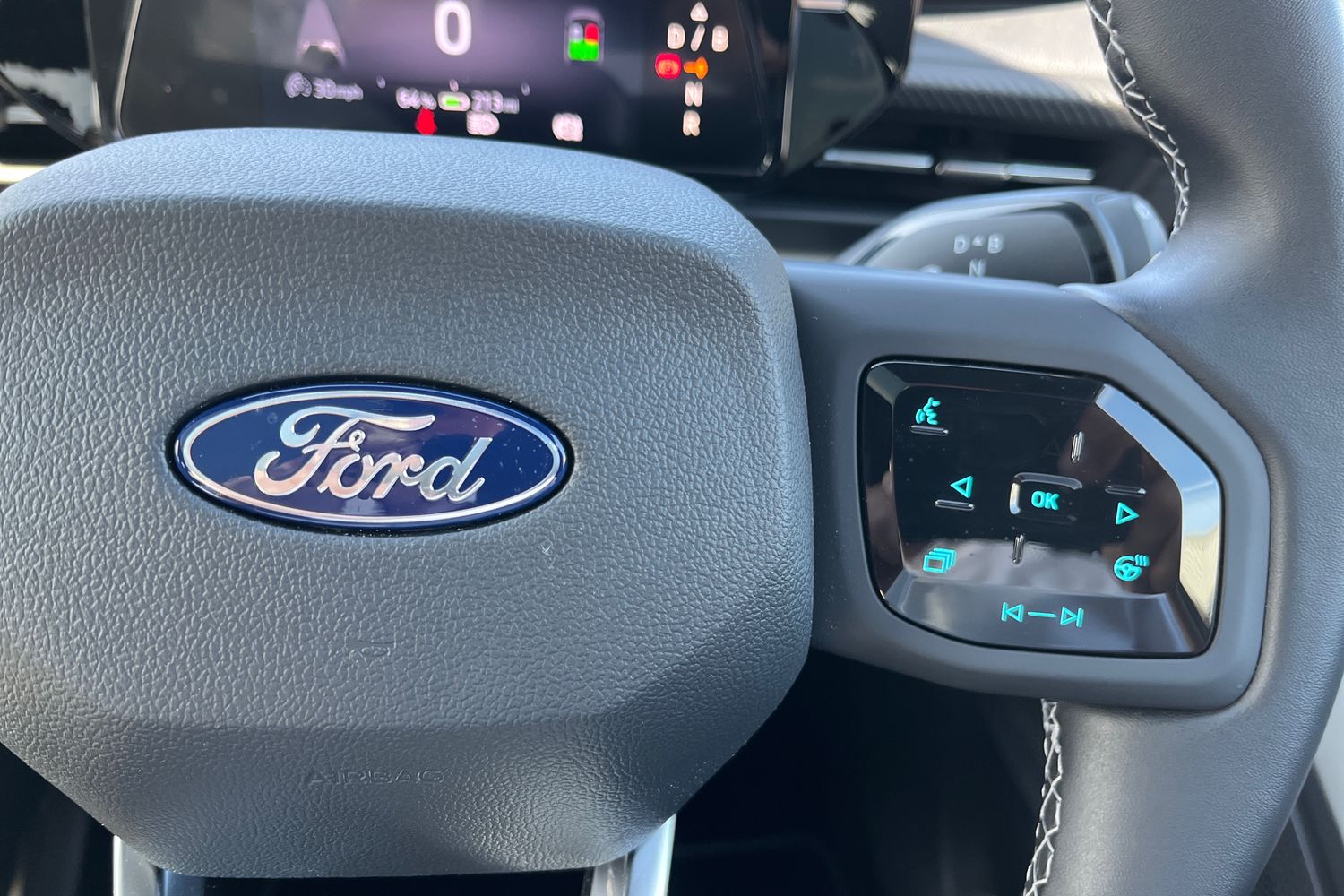 Ford Explorer Photo 34