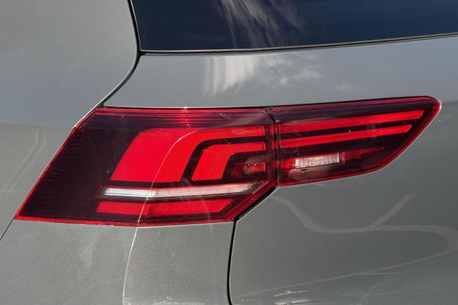 VOLKSWAGEN Golf Photo 18