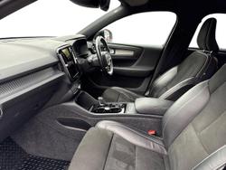 VOLVO Xc40 Photo 2