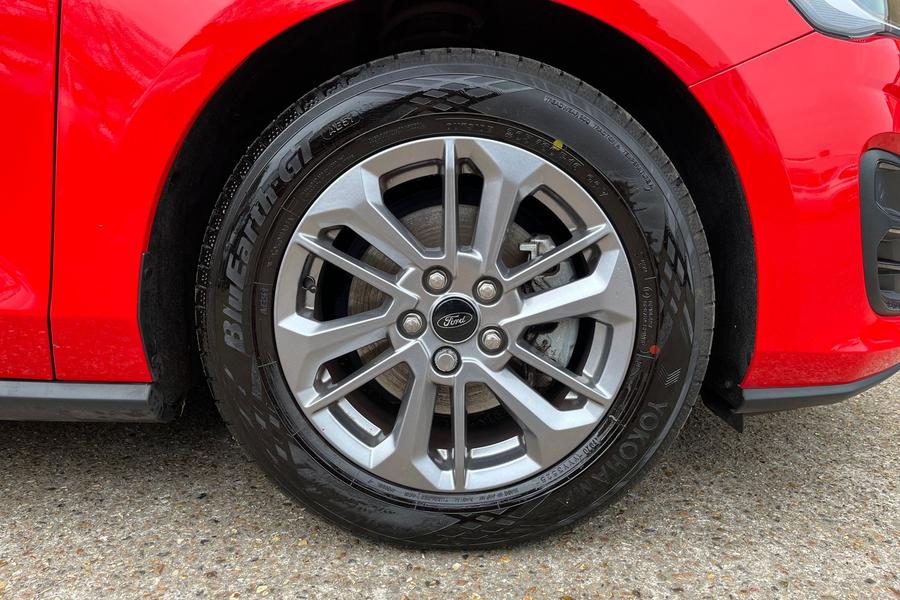Ford FOCUS Photo autoimg-e247c79b239c3c98d66e87c758dba7d28f7b511e.jpg