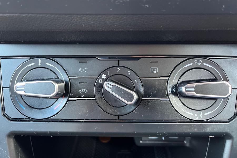Volkswagen Taigo Photo autoimg-e249dd7a5e8c79a153e304a81d71783f6342d70f.jpg