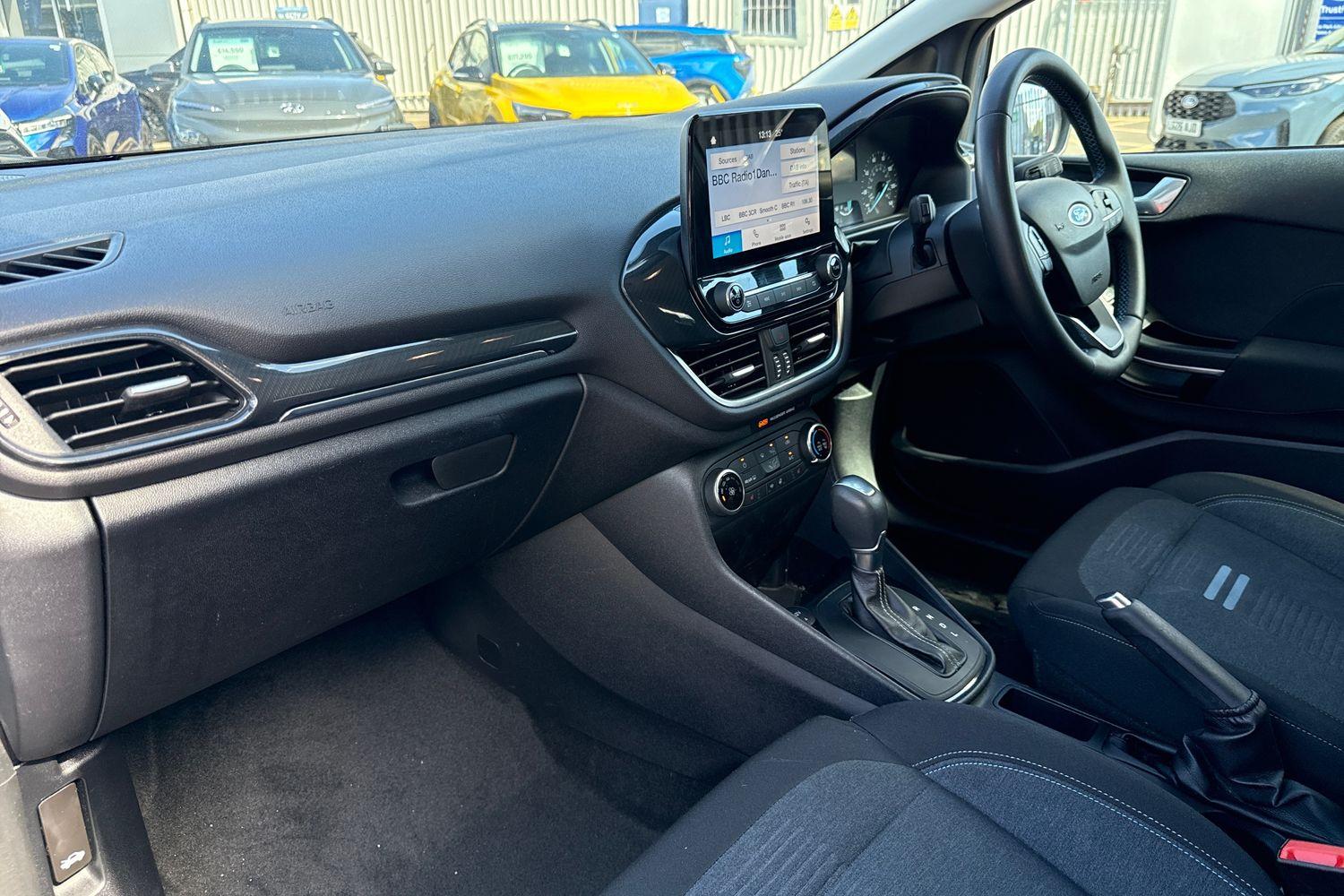 Ford Fiesta Photo 17