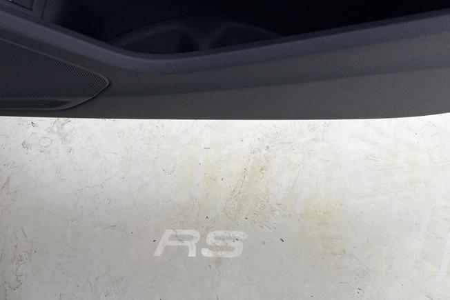 Audi RS4 Photo 27