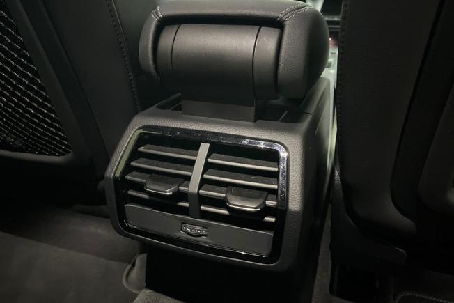 AUDI Q3 Photo 29