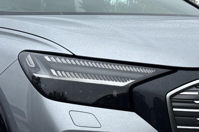 AUDI Q4 e-tron Photo 19