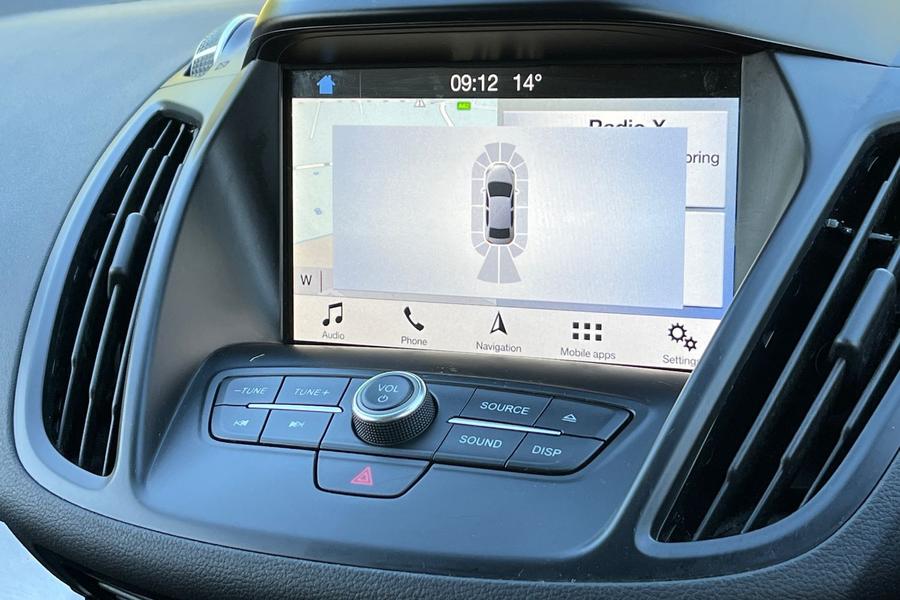 Ford Kuga Photo autoimg-e254544cce54759ad2cc09fee456b765a274d3cd.jpg