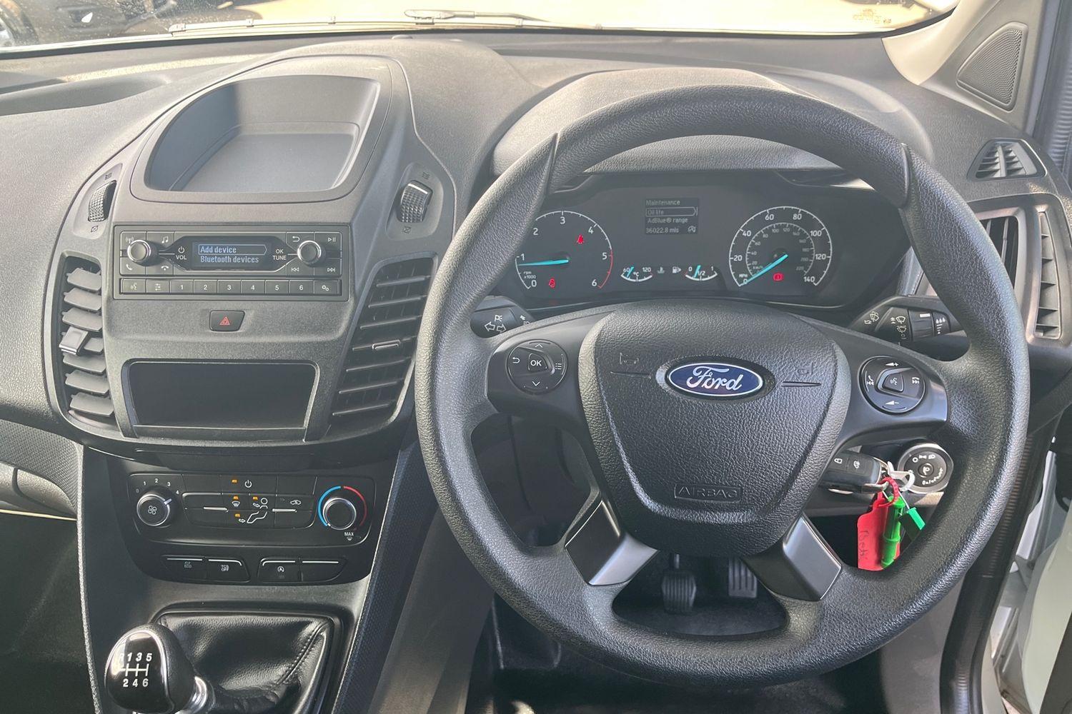 Ford TRANSIT CONNECT Photo 32