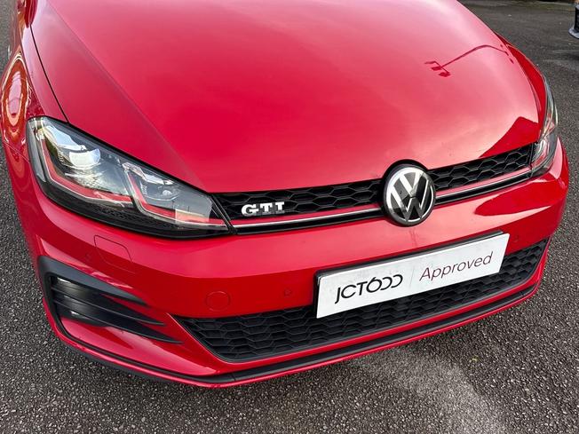 VOLKSWAGEN Golf Photo 31