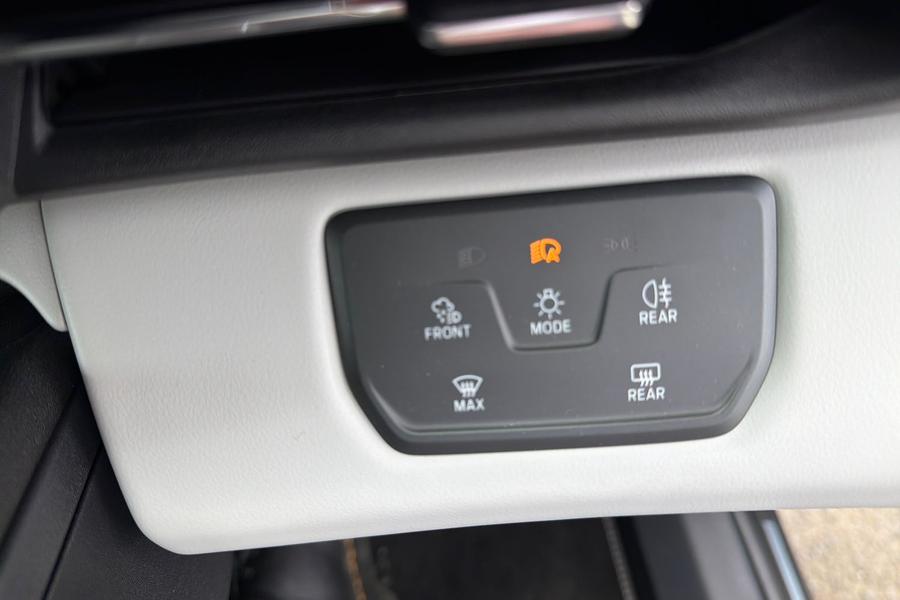 Ford Explorer Photo autoimg-e25dd9682936cc3544e7d5f294a047f951a12b63.jpg