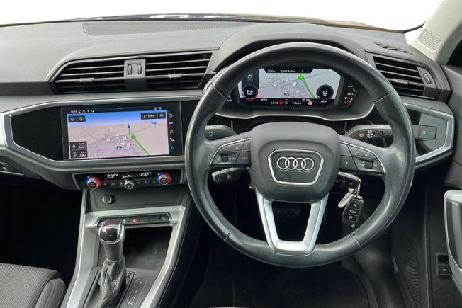 AUDI Q3 Photo 11