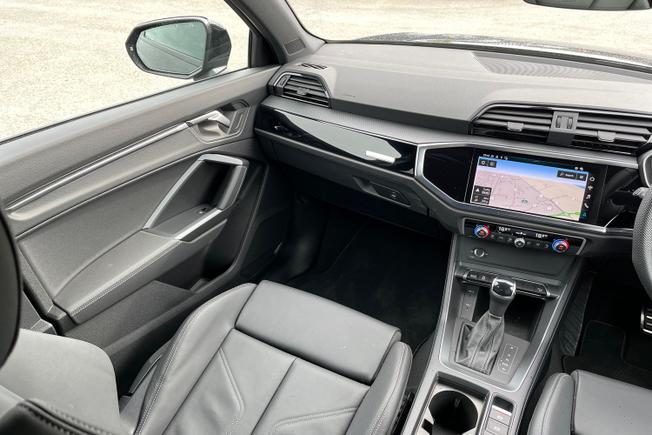 AUDI Q3 Photo 51