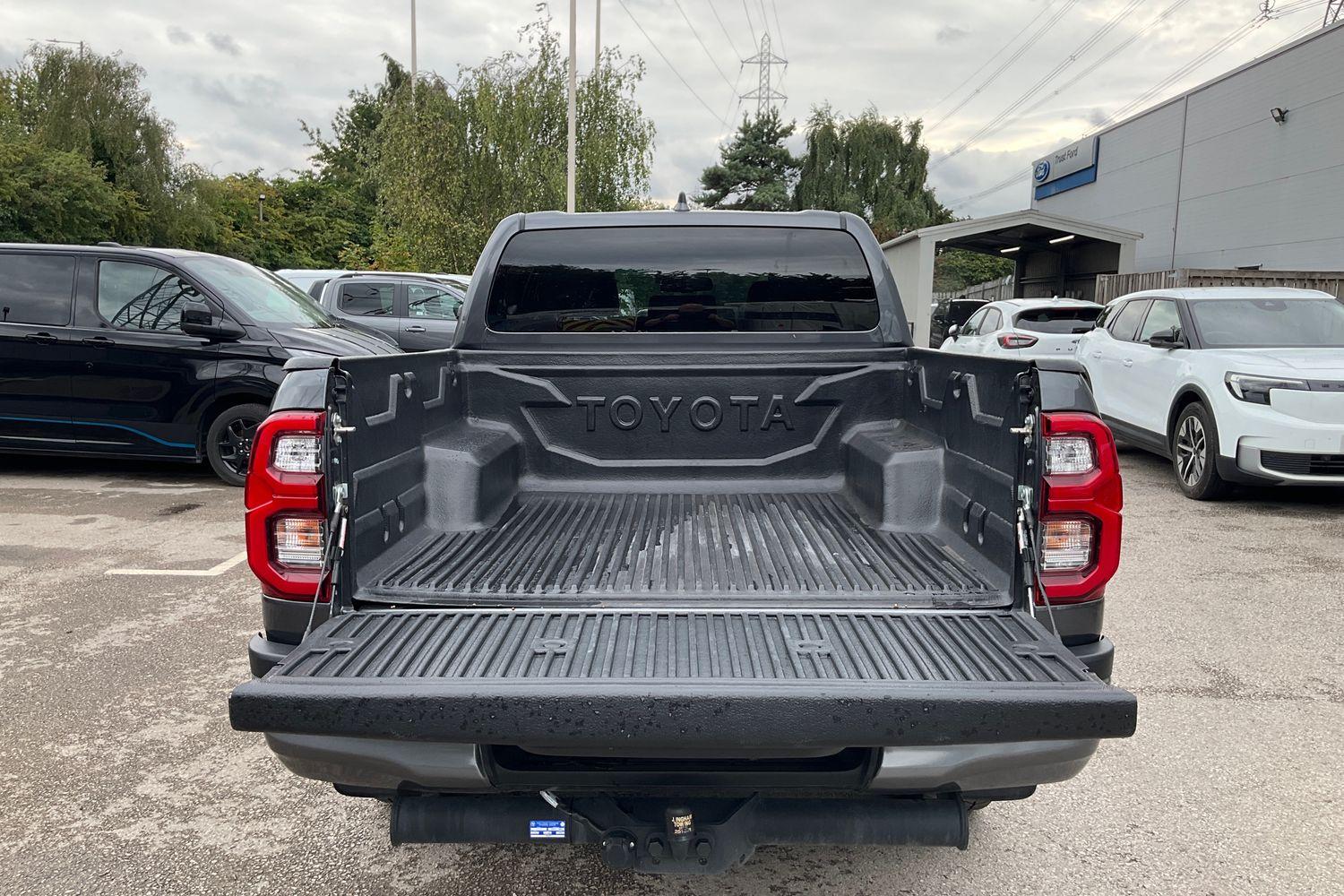 Toyota Hilux Photo 5