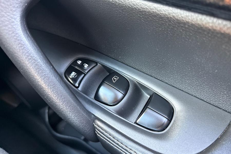 Nissan X-TRAIL Photo autoimg-e265a649f1a81b61fed861f540c677d3efe753c7.jpg